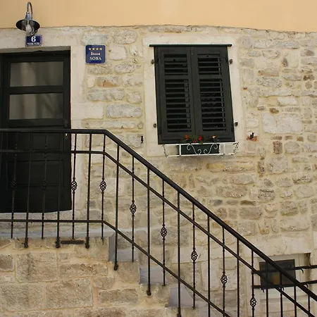 Piaceta Πανσιόν