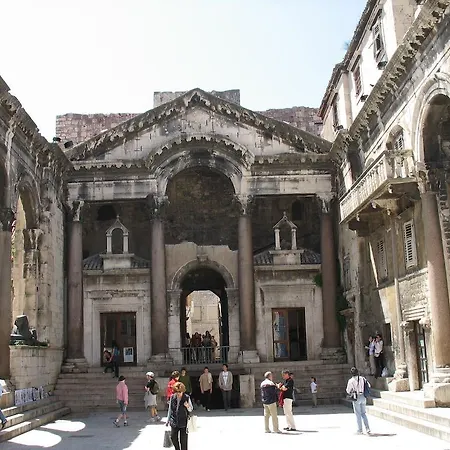 Piaceta 4* Σπλιτ